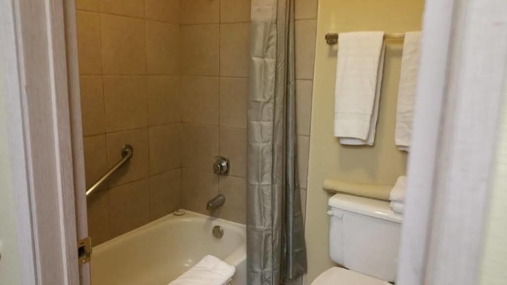 Hotel Surestay By Western Wells
